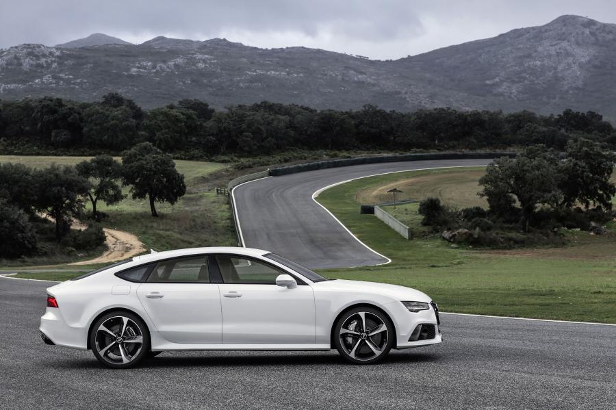  Audi RS7 Sportback 2014 года  (WW) (фото 7 из 10)